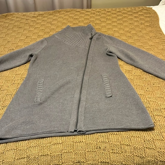 Beautiful Athleta Cold weather sweater - Picture 5 of 8